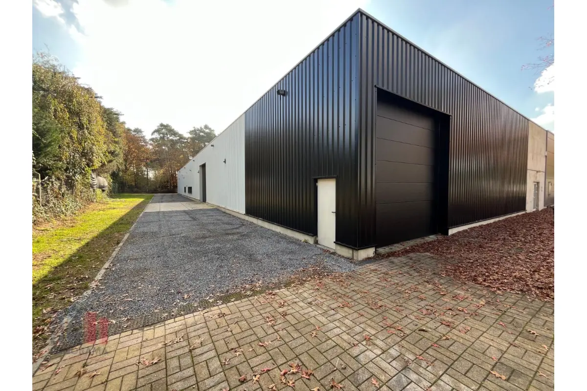 Handelszaak te  huur in Hasselt 3500 1995.00€  slaapkamers 450.00m² - Zoekertje 720851