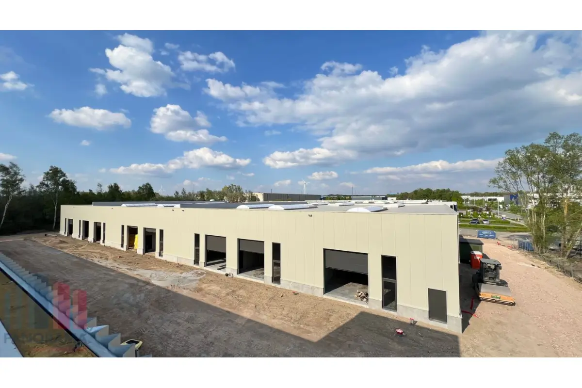 Handelszaak te  koop in Genk 3600 1107000.00€  slaapkamers 820.00m² - Zoekertje 720882