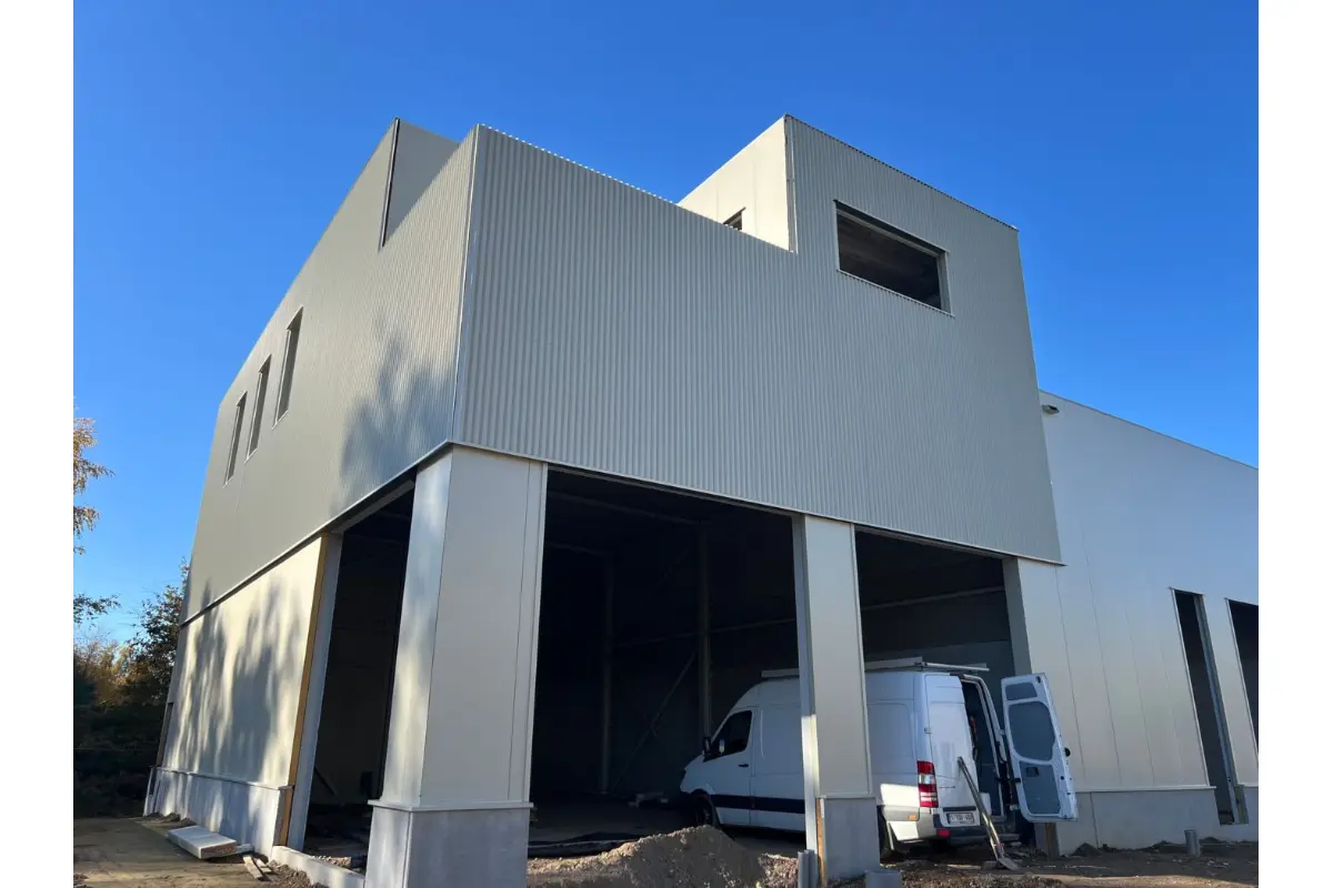 Handelszaak te  koop in Genk 3600 1107000.00€  slaapkamers 820.00m² - Zoekertje 720882