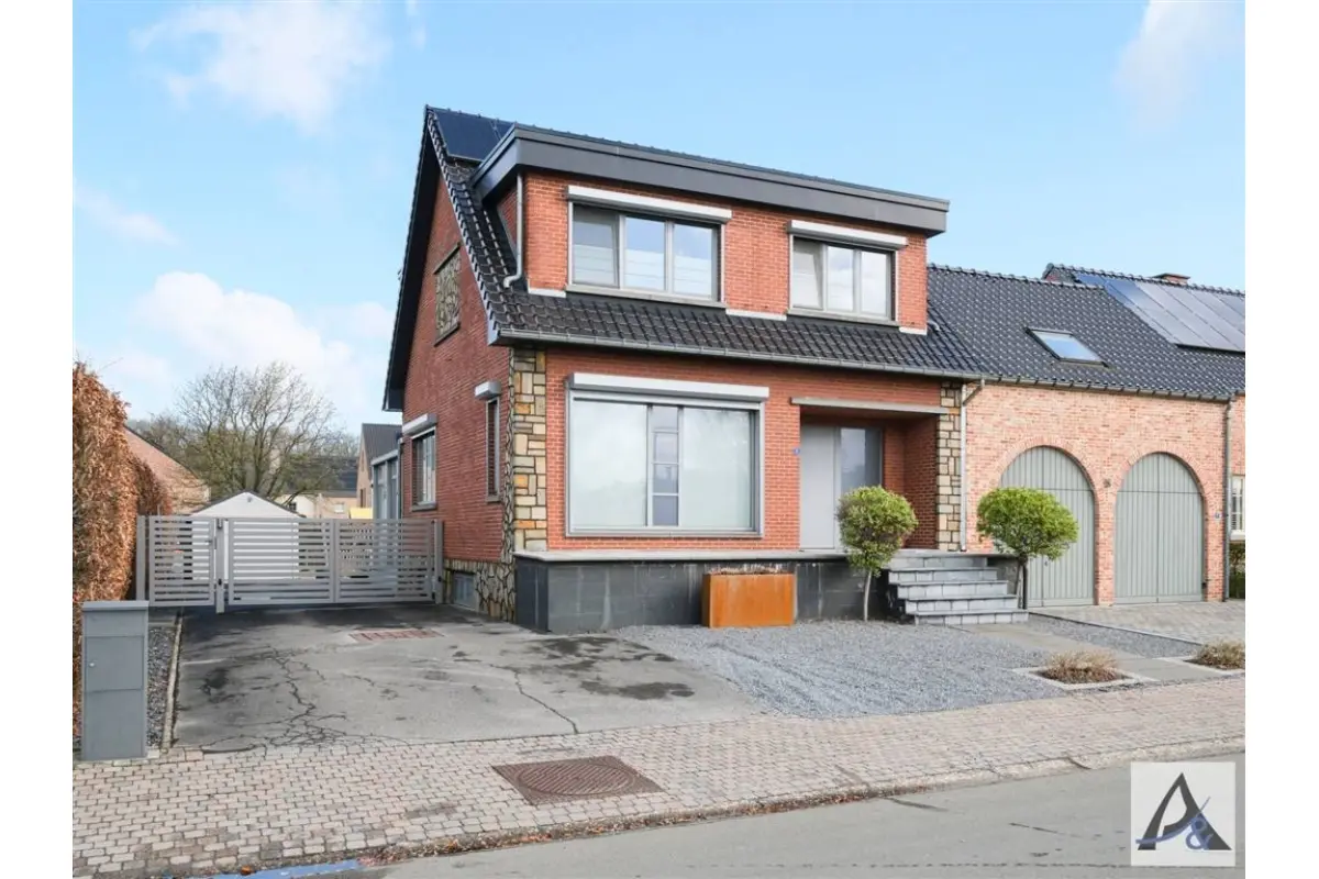 Huis te  koop in Beverst 3740 389000.00€ 3 slaapkamers 169.00m² - Zoekertje 723290