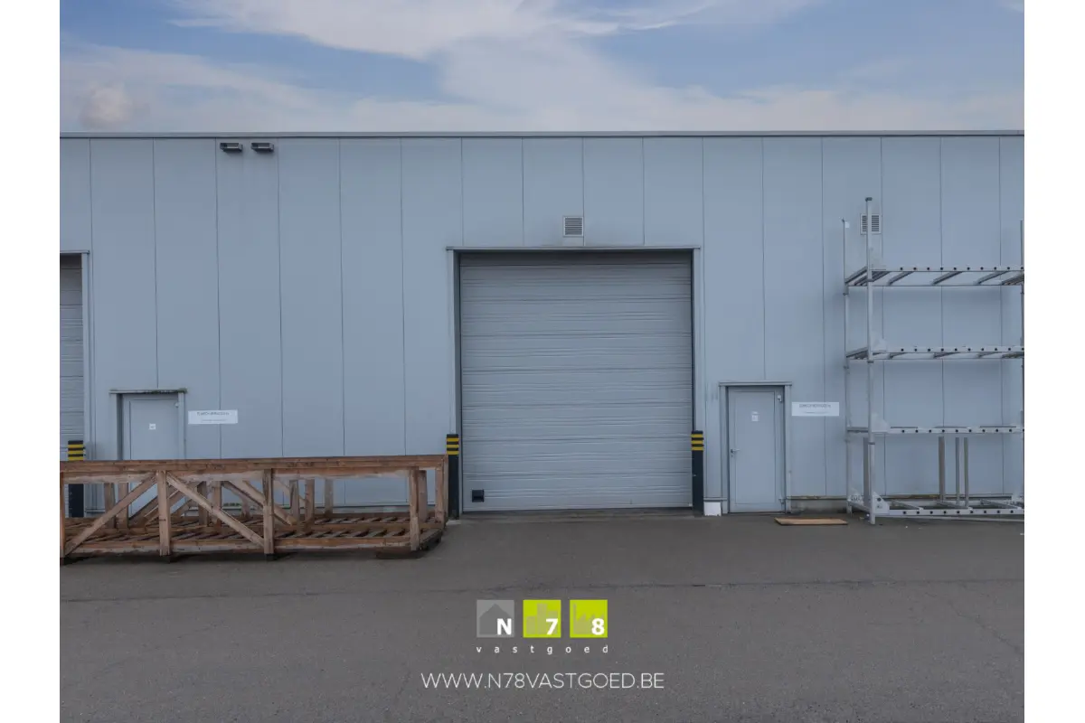 Handelszaak te  huur in Opglabbeek 3660 1564.50€  slaapkamers 350.00m² - Zoekertje 725385