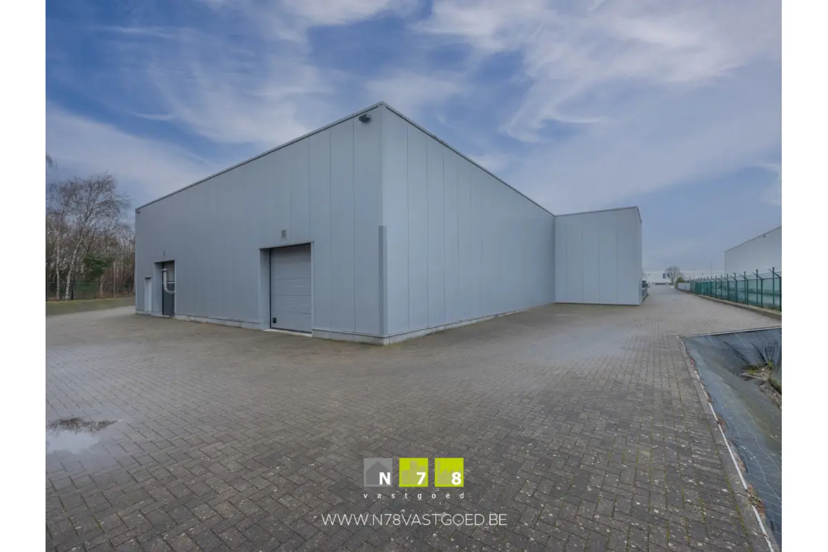 Handelszaak te  huur in Opglabbeek 3660 3885.38€  slaapkamers 1050.00m² - Zoekertje 725382