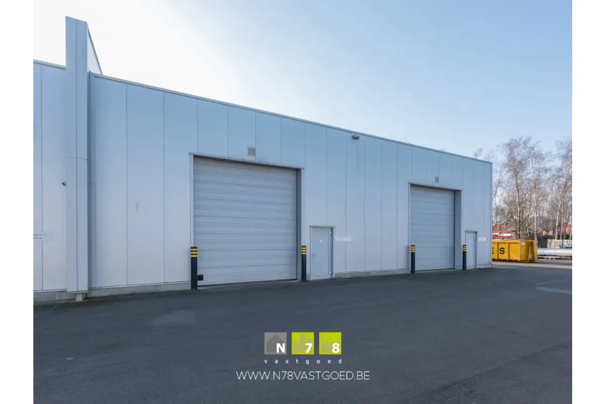 Handelszaak te  huur in Opglabbeek 3660 894.00€  slaapkamers 200.00m² - Zoekertje 725386