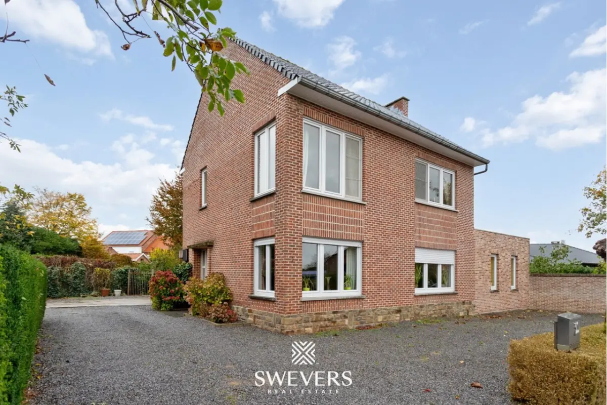 Huis te  koop in Sint-Truiden 3800 295000.00€ 3 slaapkamers 252.00m² - Zoekertje 727147