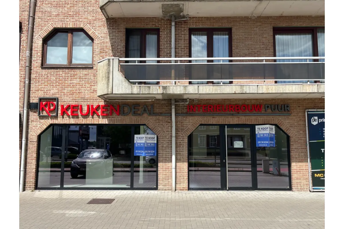 Handelszaak te  huur in Hasselt 3500 1950.00€  slaapkamers m² - Zoekertje 727439