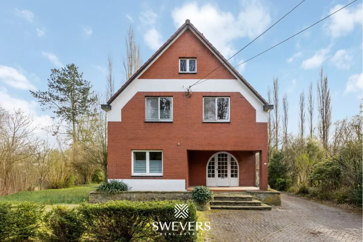Huis te  koop in Zonhoven 3520 299000.00€ 4 slaapkamers 204.00m² - Zoekertje 727772
