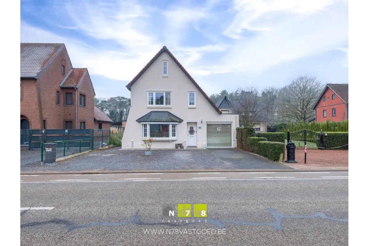 Huis te  koop in Dilsen-Stokkem 3650 315000.00€ 3 slaapkamers 176.00m² - Zoekertje 728089