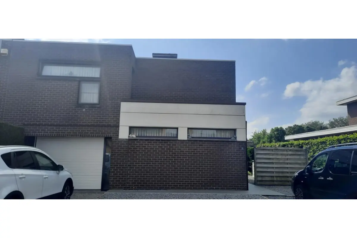 Huis te  huur in Neeroeteren 3680 1100.00€ 3 slaapkamers m² - Zoekertje 731778