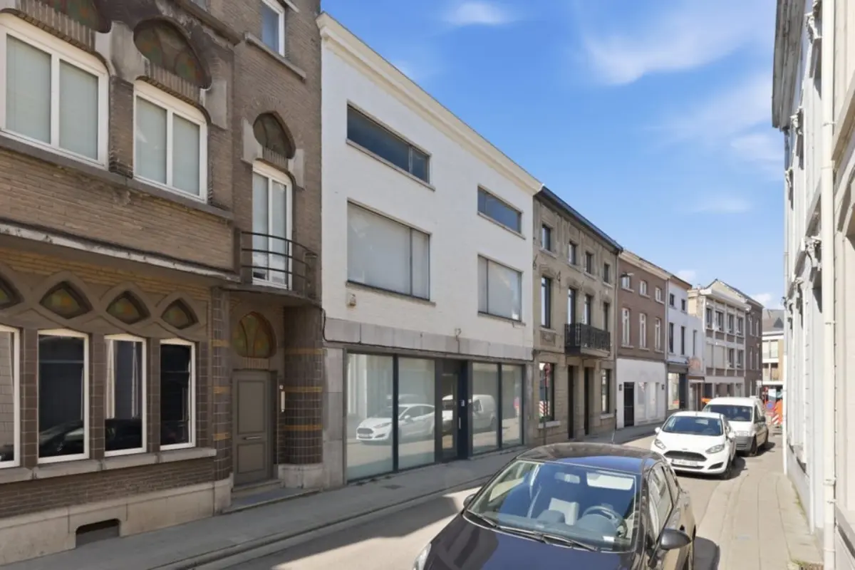 Mixgebouw te  koop in Sint-Truiden 3800 290000.00€ 3 slaapkamers 337.00m² - Zoekertje 732853