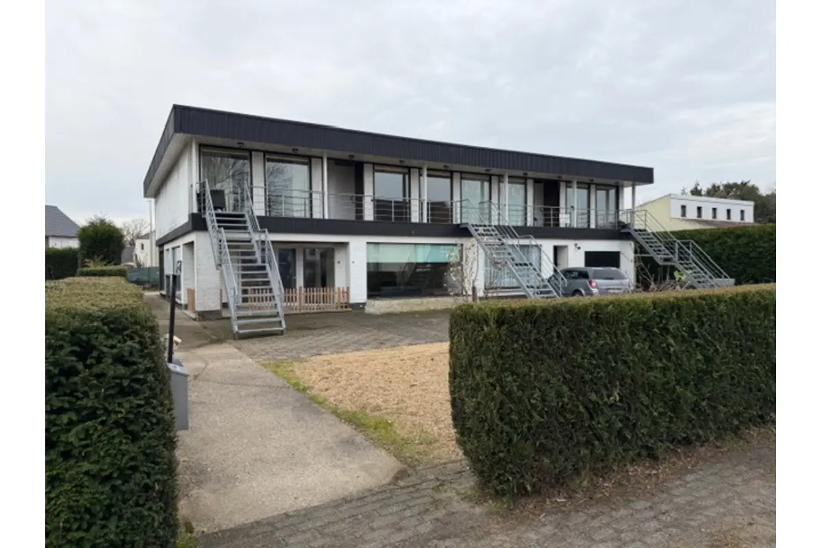 Mixgebouw te  koop in Peer 3990 665000.00€  slaapkamers m² - Zoekertje 734120