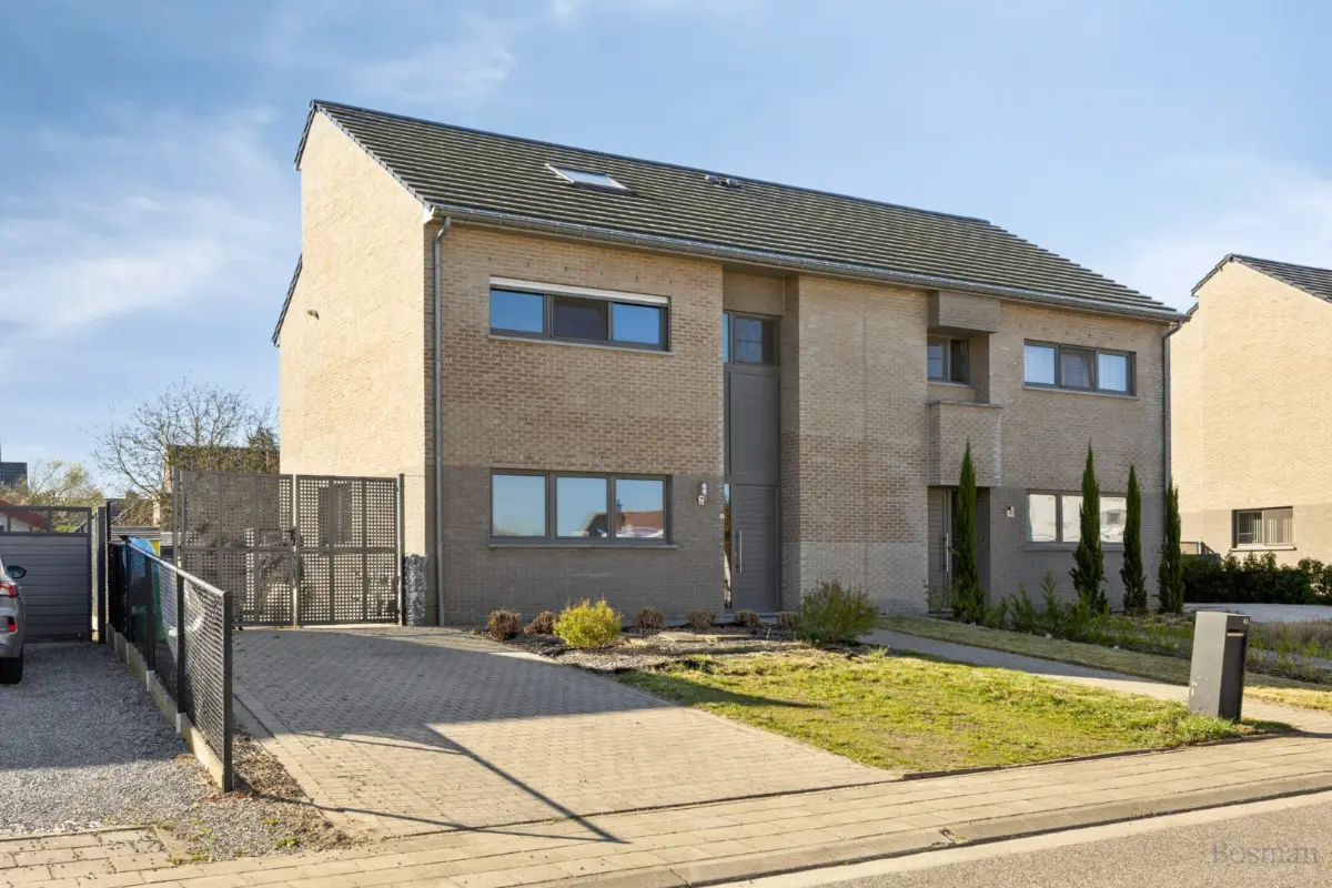 Huis te  koop in Tessenderlo 3980 385000.00€ 3 slaapkamers m² - Zoekertje 735652