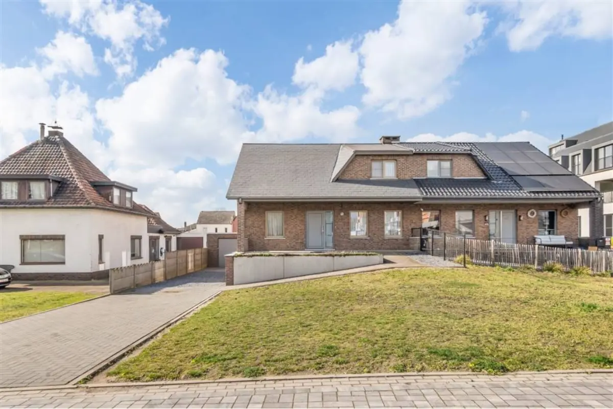 Huis te  koop in Bocholt 3950 350000.00€ 3 slaapkamers 170.00m² - Zoekertje 736089