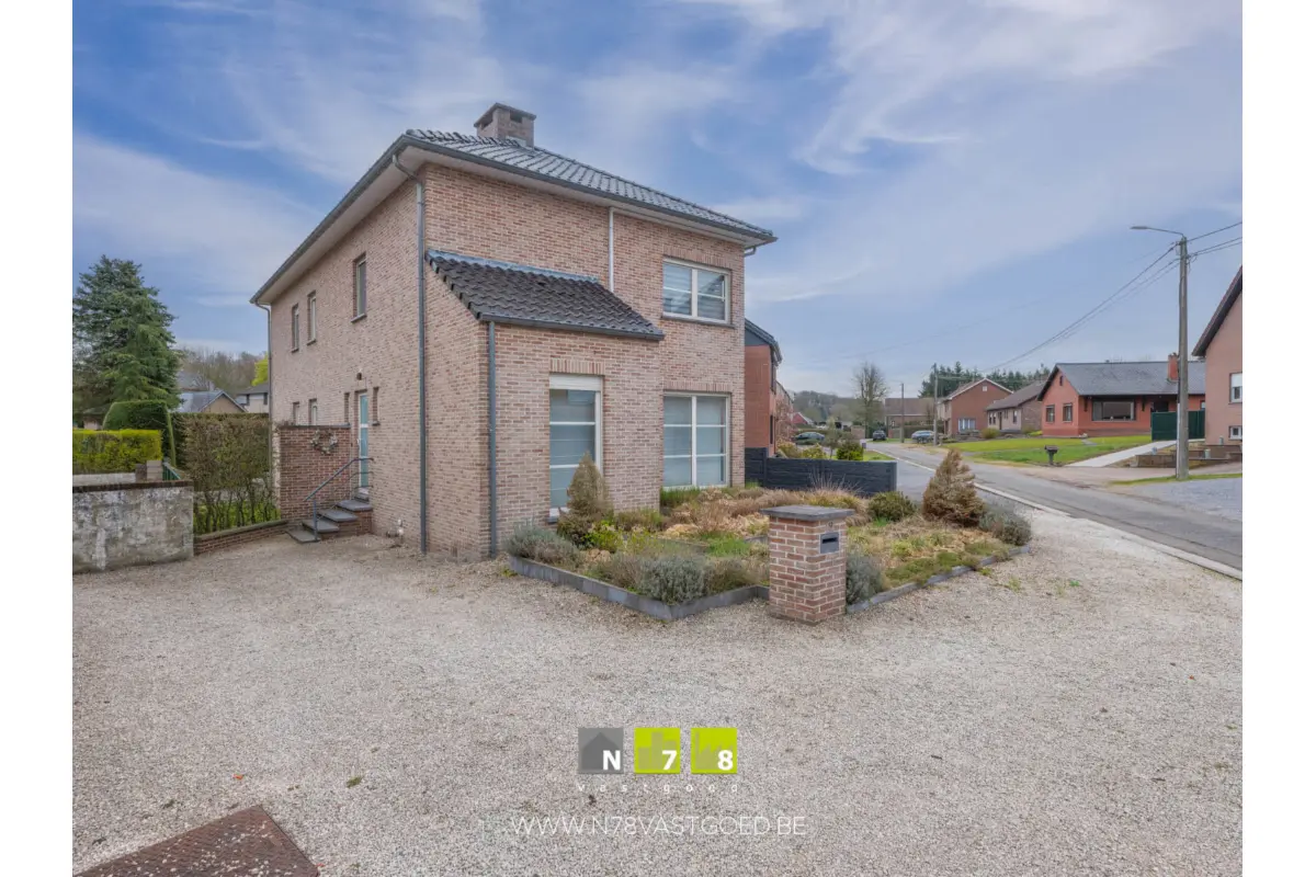 Huis te  koop in Maaseik 3680 445000.00€ 4 slaapkamers 211.00m² - Zoekertje 736226