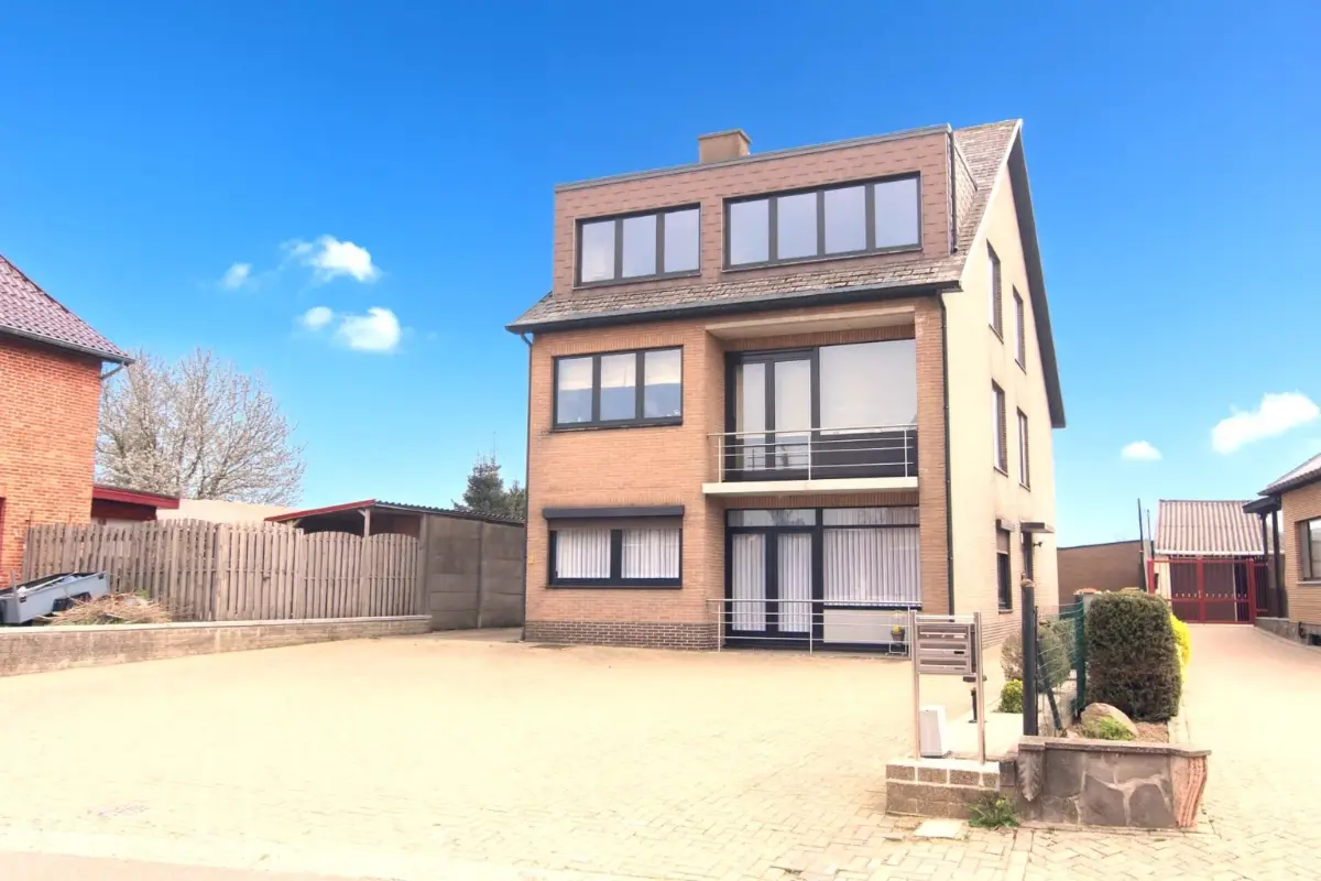 Huis te  koop in Lanaken 3620 570000.00€  slaapkamers 1118.00m² - Zoekertje 738174