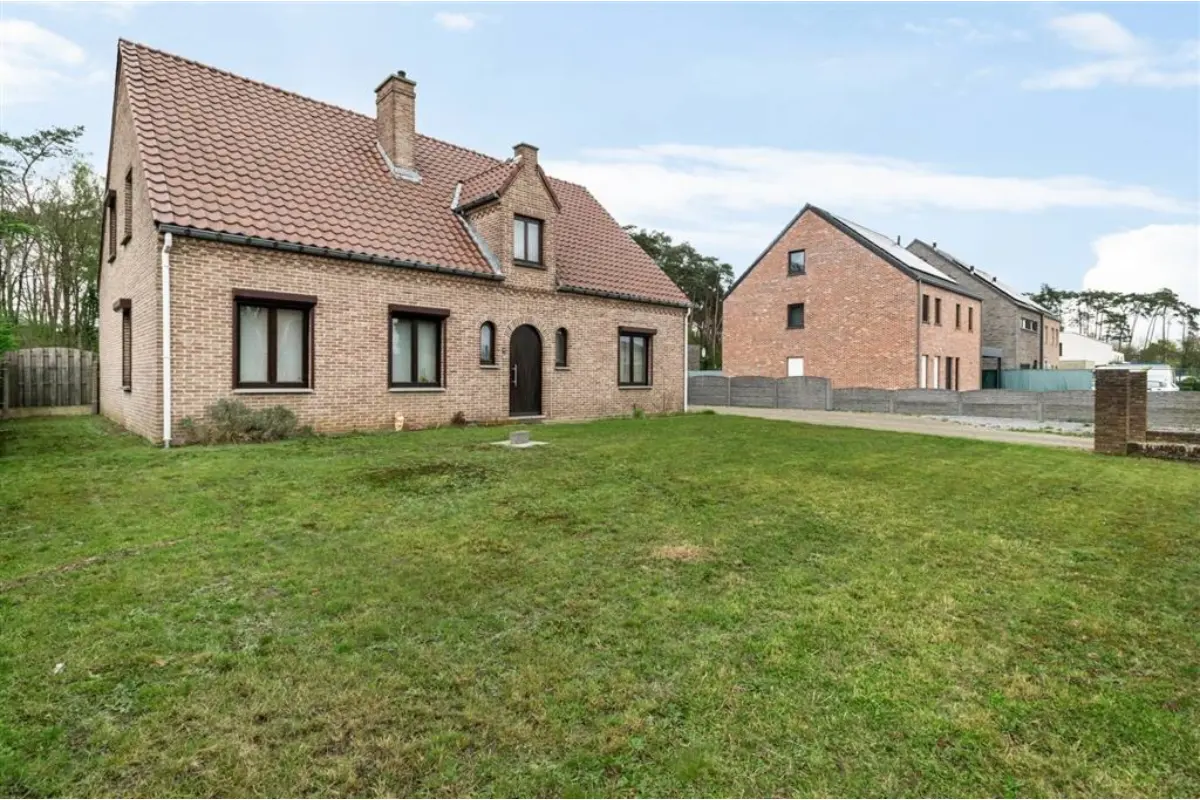 Huis te  koop in Houthalen-Helchteren 3530 495000.00€ 4 slaapkamers 250.00m² - Zoekertje 739874