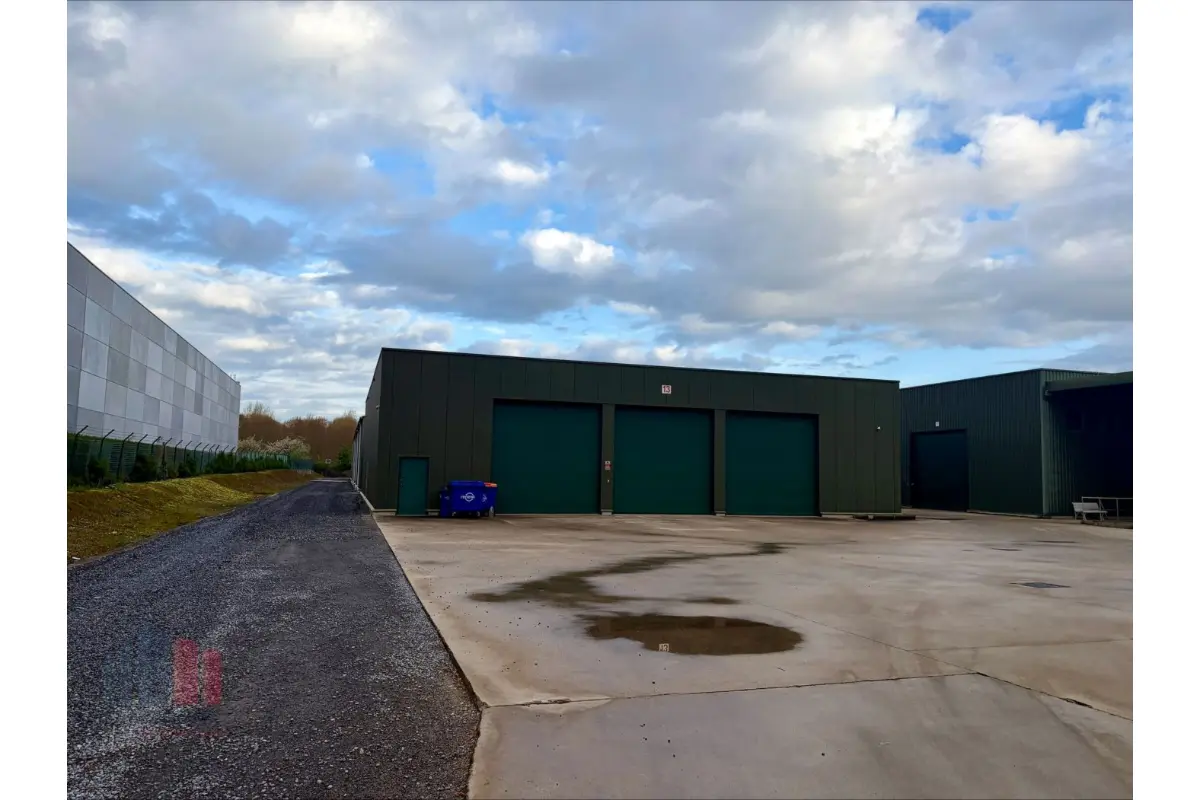 Handelszaak te  huur in Sint-Truiden 3800 1890.00€  slaapkamers 575.00m² - Zoekertje 740818