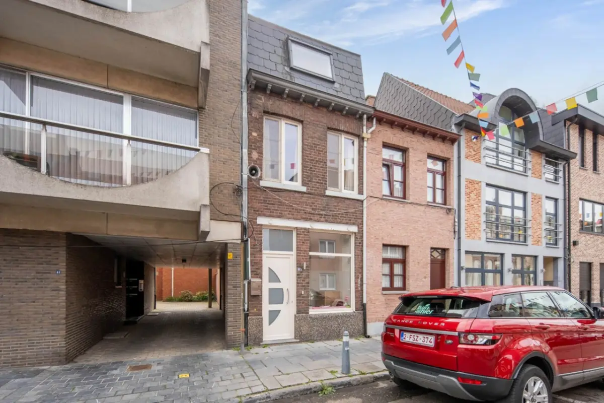 Huis te  koop in Maaseik 3680 240000.00€ 3 slaapkamers 110.00m² - Zoekertje 742983