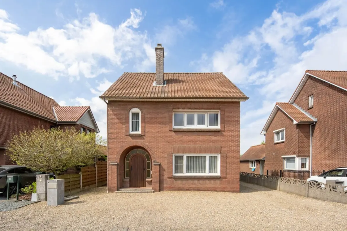 Huis te  koop in Dilsen-Stokkem 3650 240000.00€ 3 slaapkamers m² - Zoekertje 742982