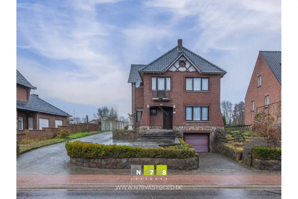 Huis te  koop in Maaseik 3680 276000.00€ 3 slaapkamers 176.00m² - Zoekertje 742686