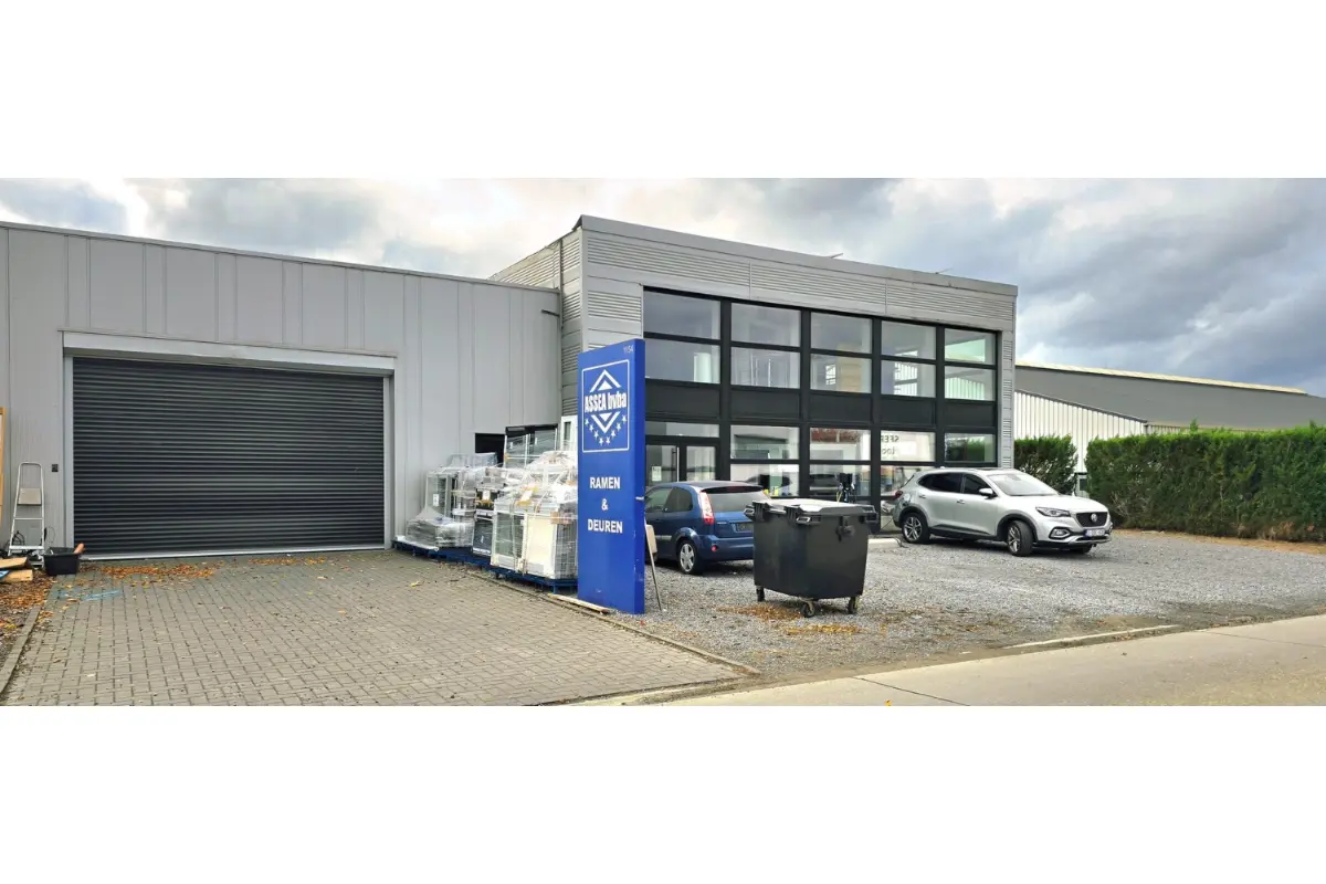 Handelszaak te  koop in Herk-de-Stad 3540 750000.00€  slaapkamers m² - Zoekertje 743615