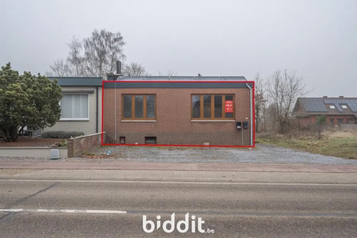 Huis te  koop in Meeuwen-Gruitrode 3670 150000.00€ 5 slaapkamers m² - Zoekertje 744790