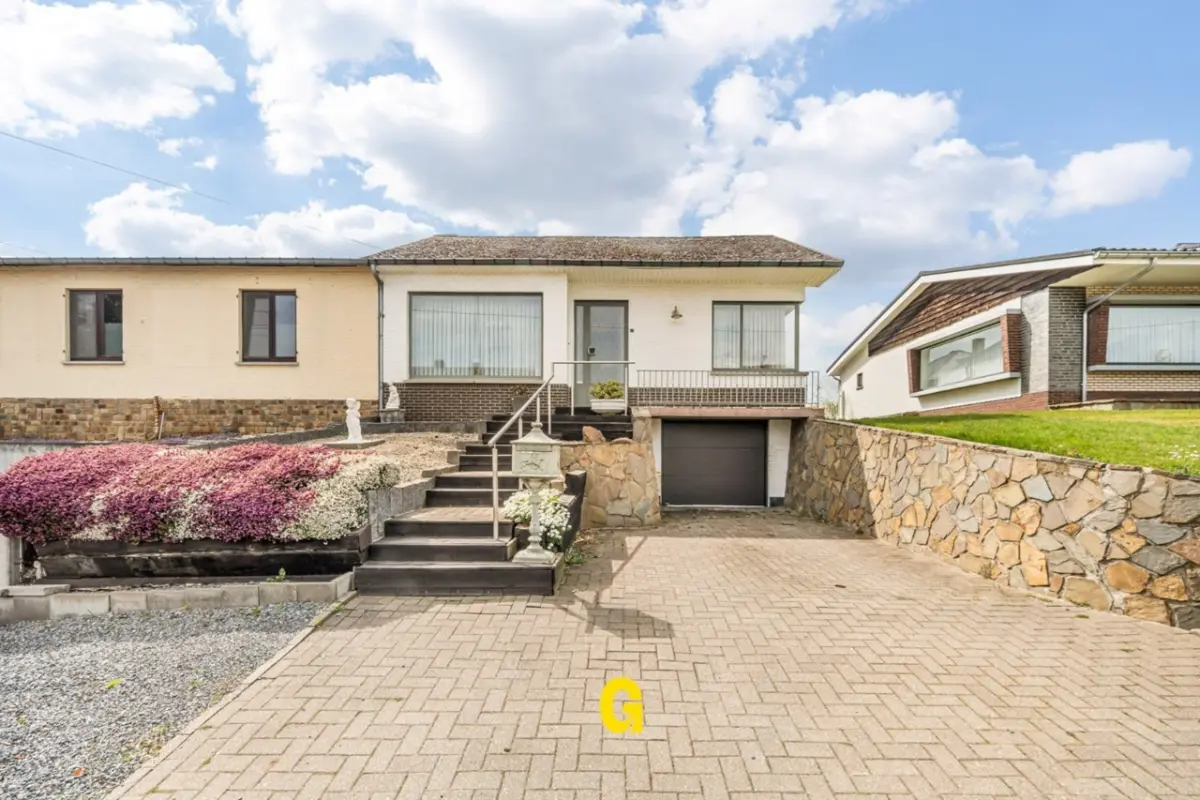 Bungalow te  koop in Hoeselt 3730 240000.00€ 3 slaapkamers 163.00m² - Zoekertje 744728