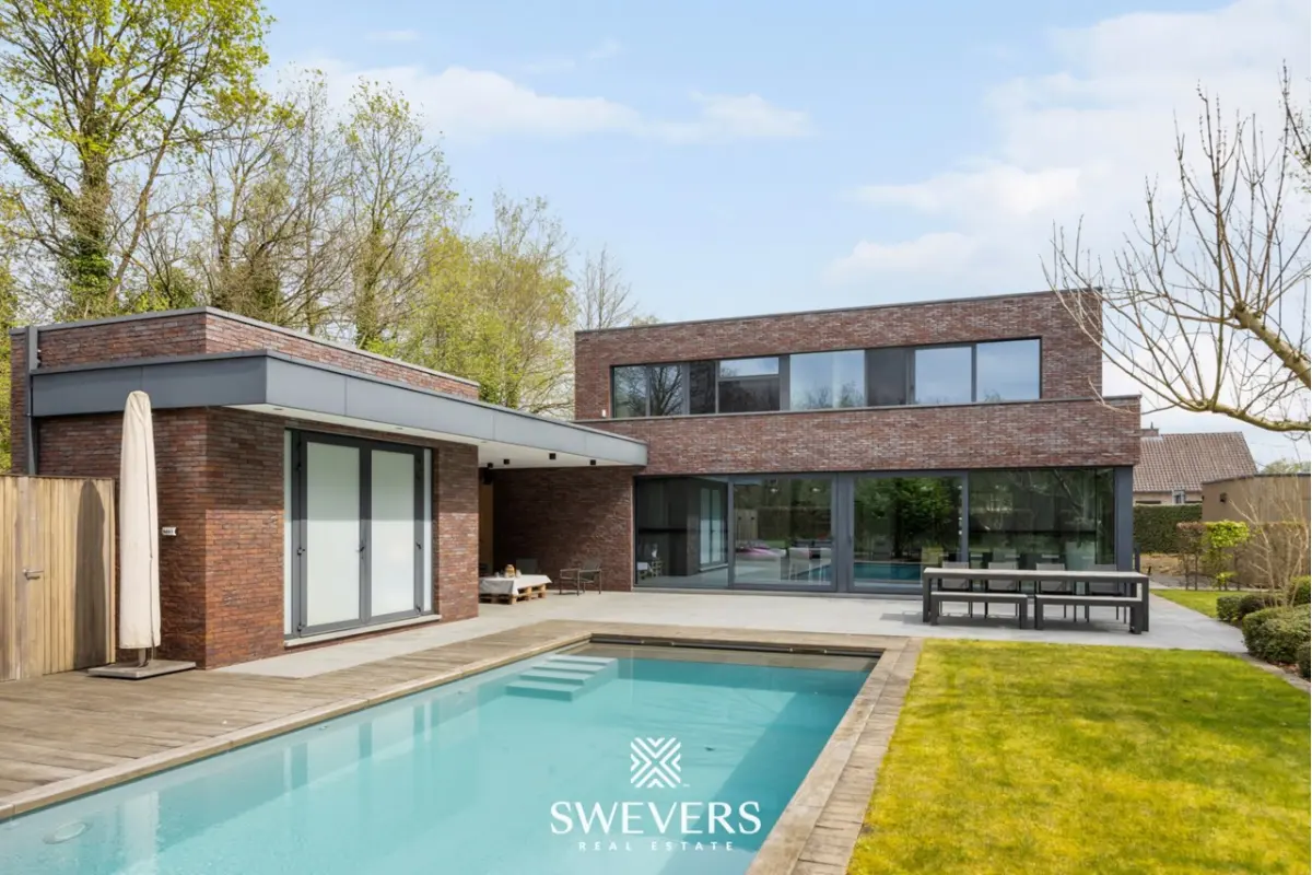 Villa te  koop in Heusden-Zolder 3550 1250000.00€ 4 slaapkamers 326.00m² - Zoekertje 745744