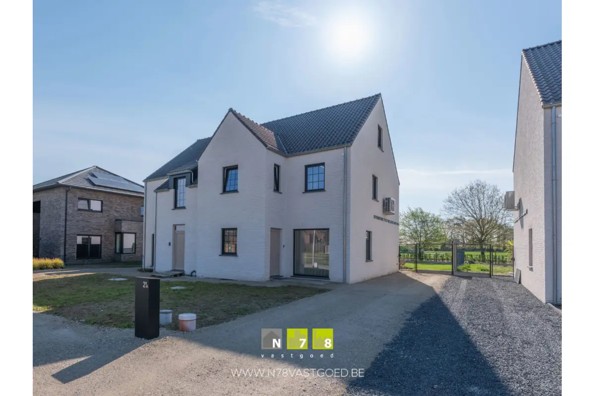 Huis te  koop in Bree 3960 489000.00€ 3 slaapkamers 113.00m² - Zoekertje 745210