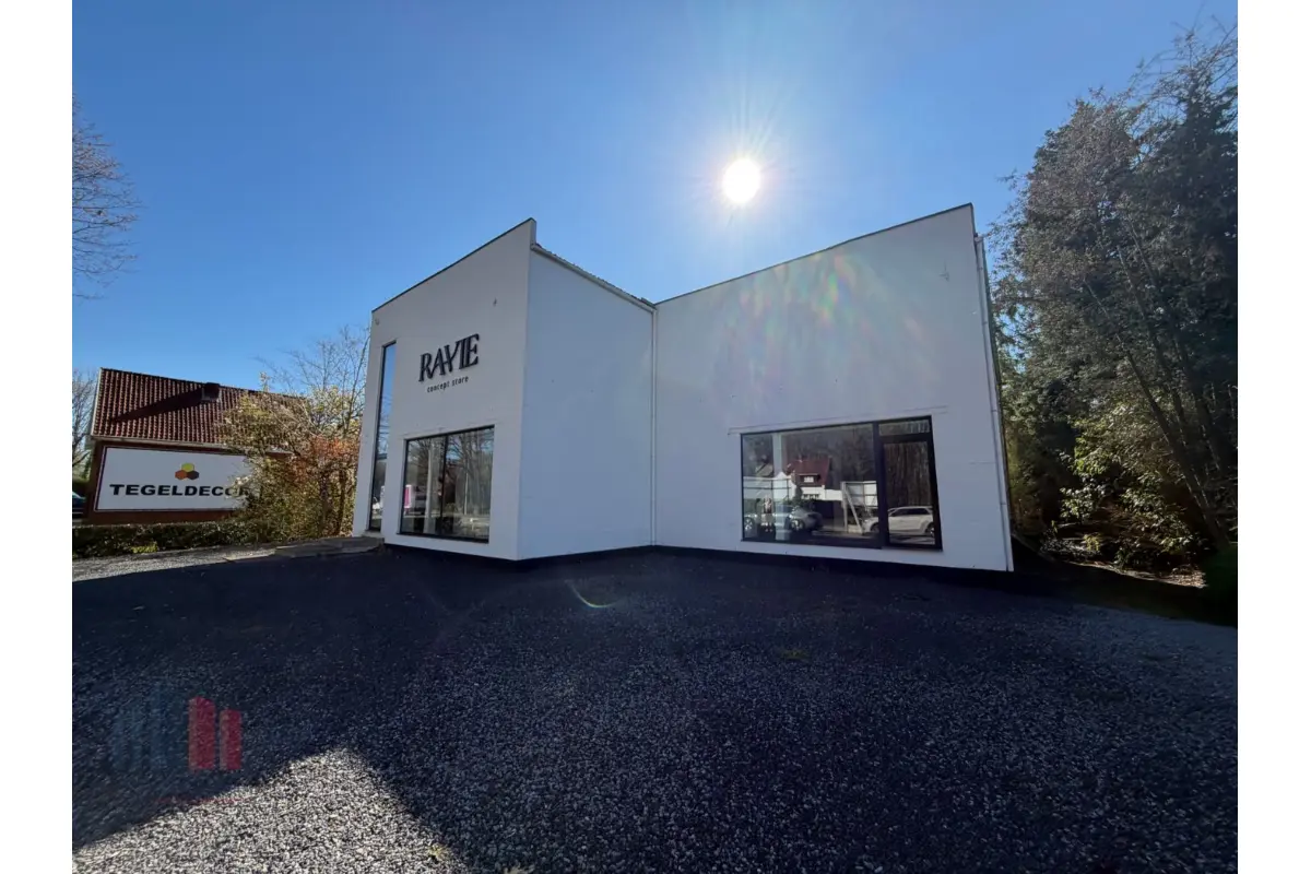Handelszaak te  koop in Hasselt 3500 899000.00€  slaapkamers 500.00m² - Zoekertje 746097