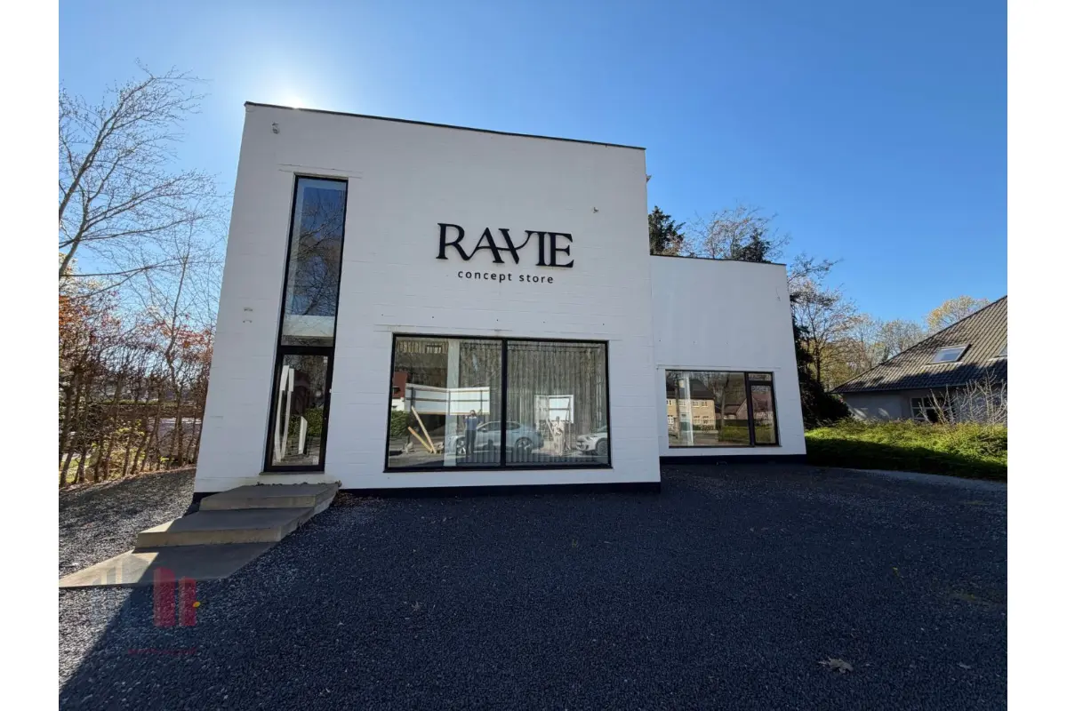 Handelszaak te  huur in Hasselt 3500 4449.00€  slaapkamers 500.00m² - Zoekertje 746094