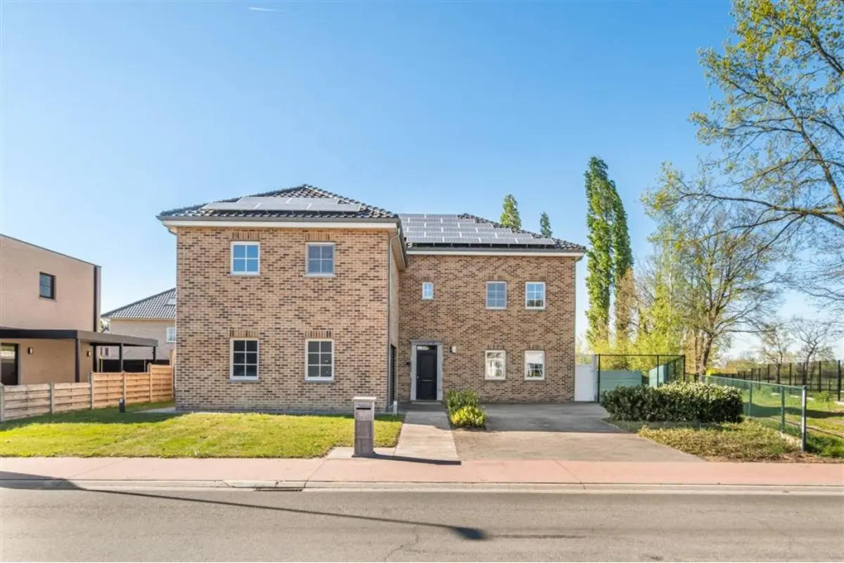 Huis te  koop in Neerpelt 3910 595000.00€ 4 slaapkamers 299.00m² - Zoekertje 746019