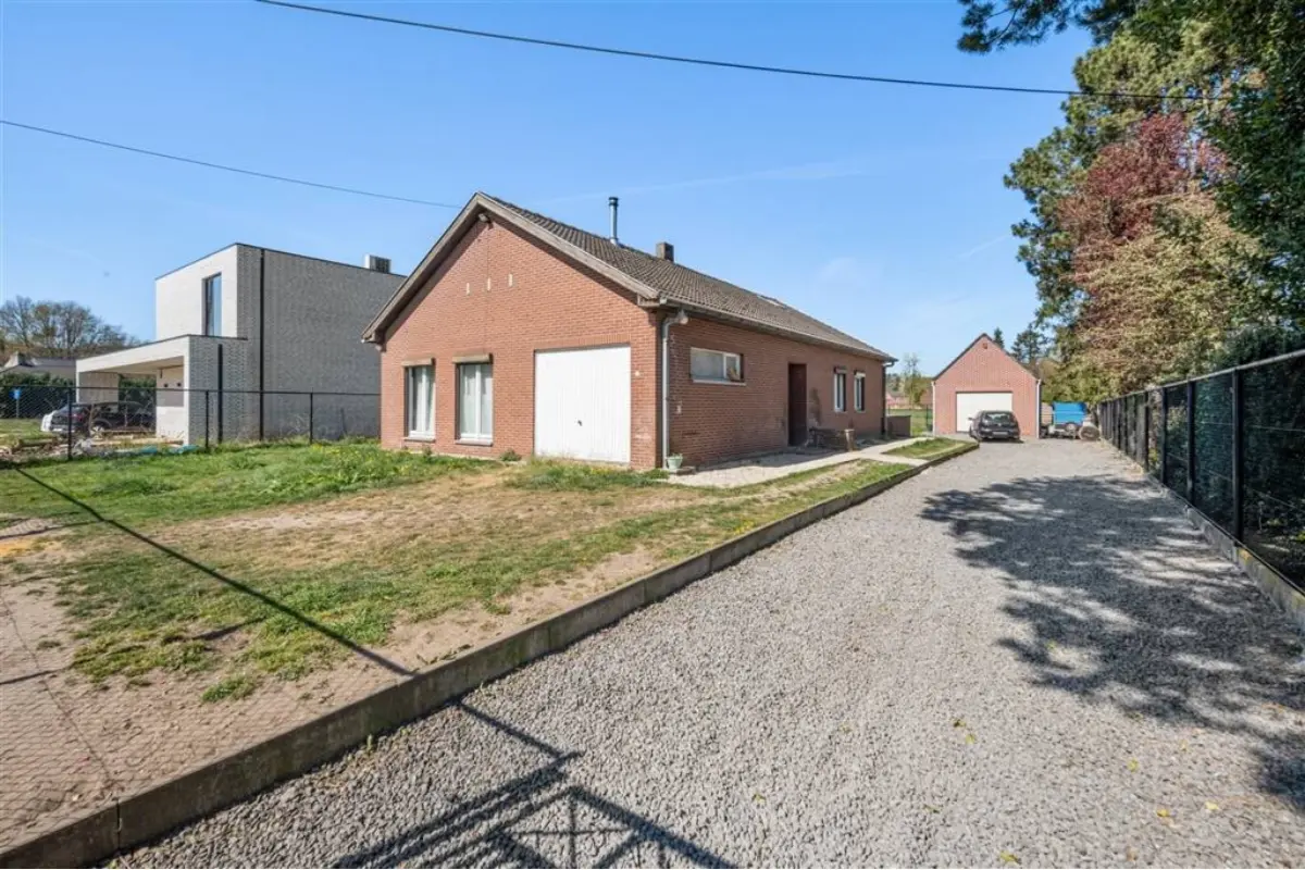 Huis te  koop in Niel-bij-As 3668 339000.00€ 5 slaapkamers 168.00m² - Zoekertje 746881
