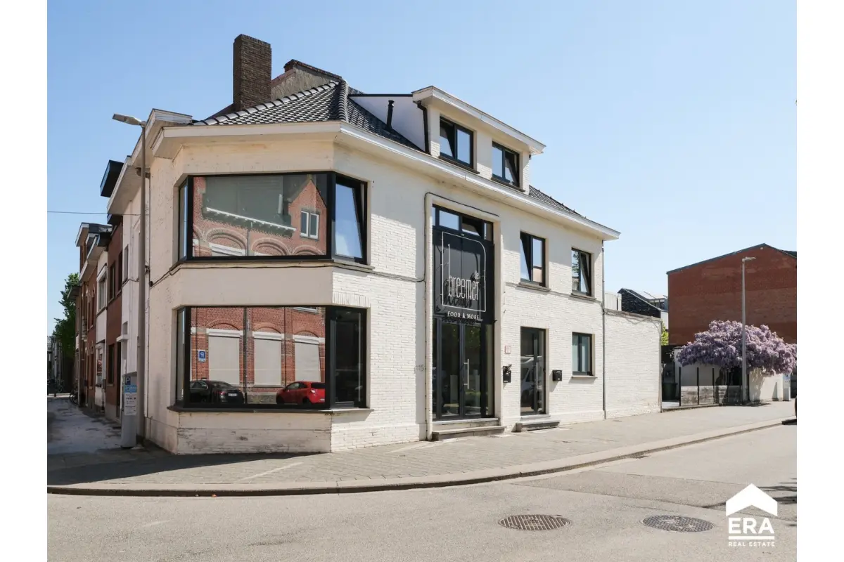 Handelszaak te  koop in Hasselt 3500 495000.00€  slaapkamers 190.00m² - Zoekertje 748393