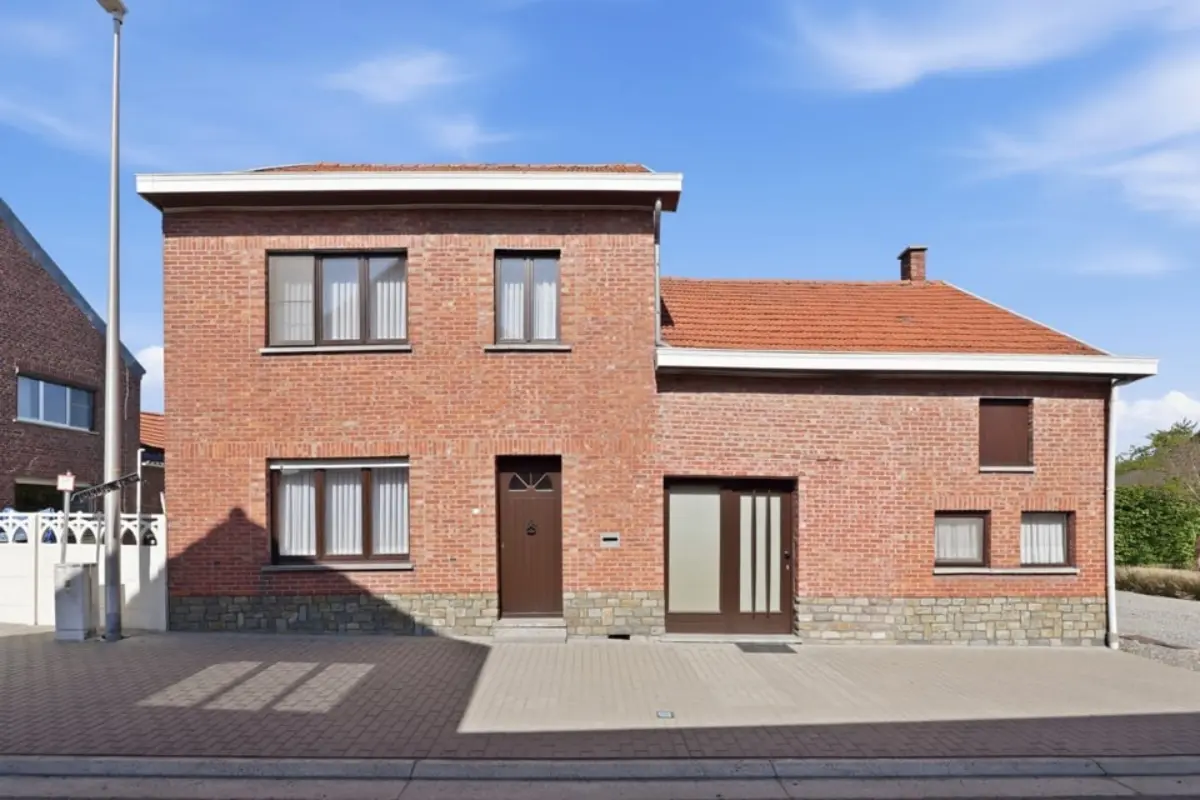 Huis te  huur in Sint-Truiden 3800 925.00€  slaapkamers 178.00m² - Zoekertje 749272