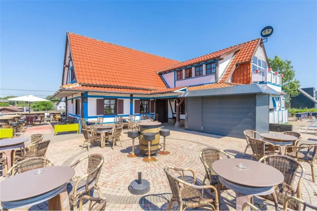 Handelszaak te  koop in Maaseik 3680 0.00€ 2 slaapkamers 430.00m² - Zoekertje 749304