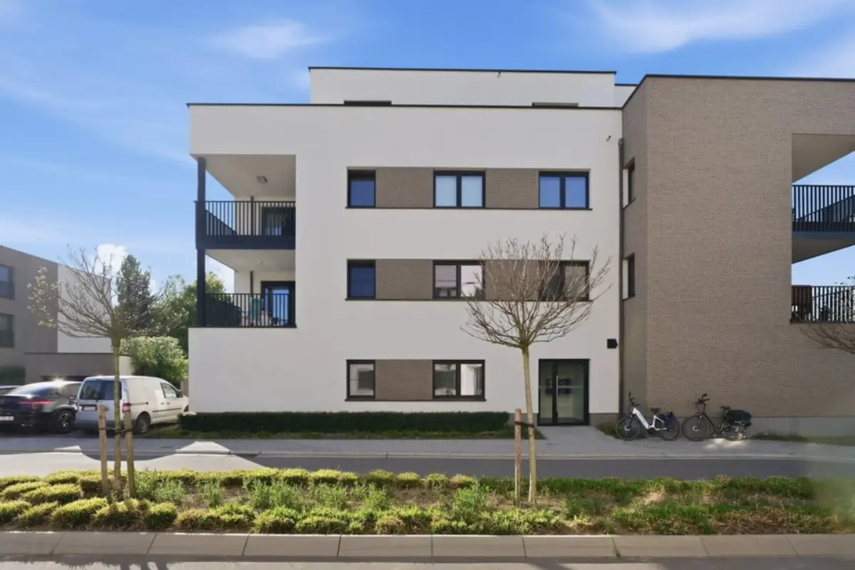 Appartement te  huur in Sint-Truiden 3800 1200.00€  slaapkamers m² - Zoekertje 749275