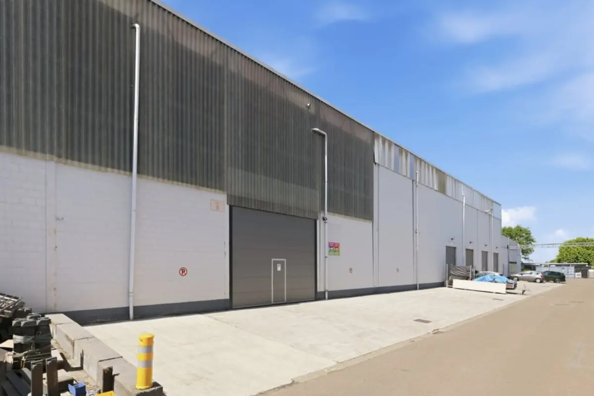 Handelszaak te  koop in Sint-Truiden 3800 529000.00€  slaapkamers 750.00m² - Zoekertje 750487