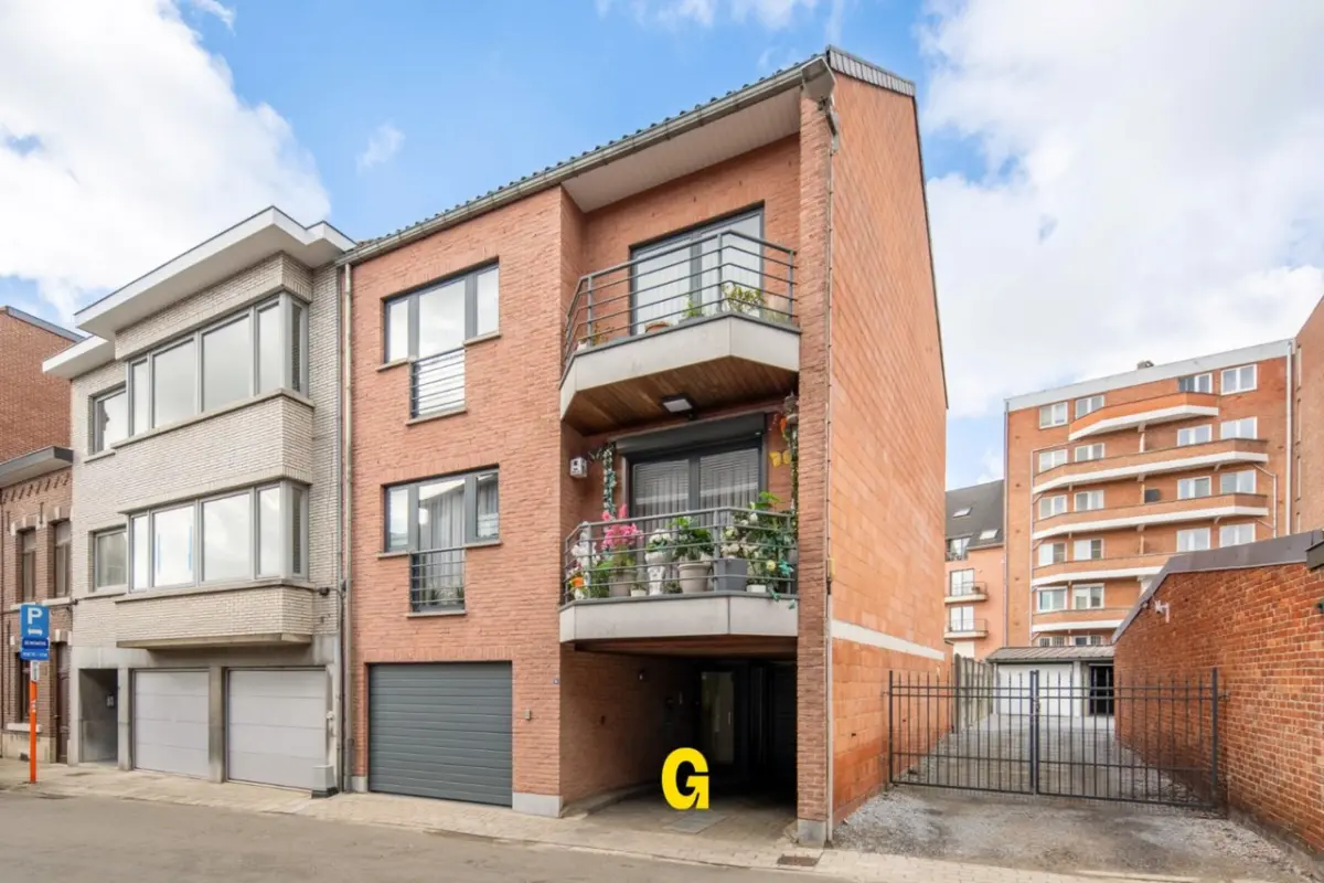 Appartement te  koop in Berg 3700 299000.00€ 3 slaapkamers 132.00m² - Zoekertje 752090