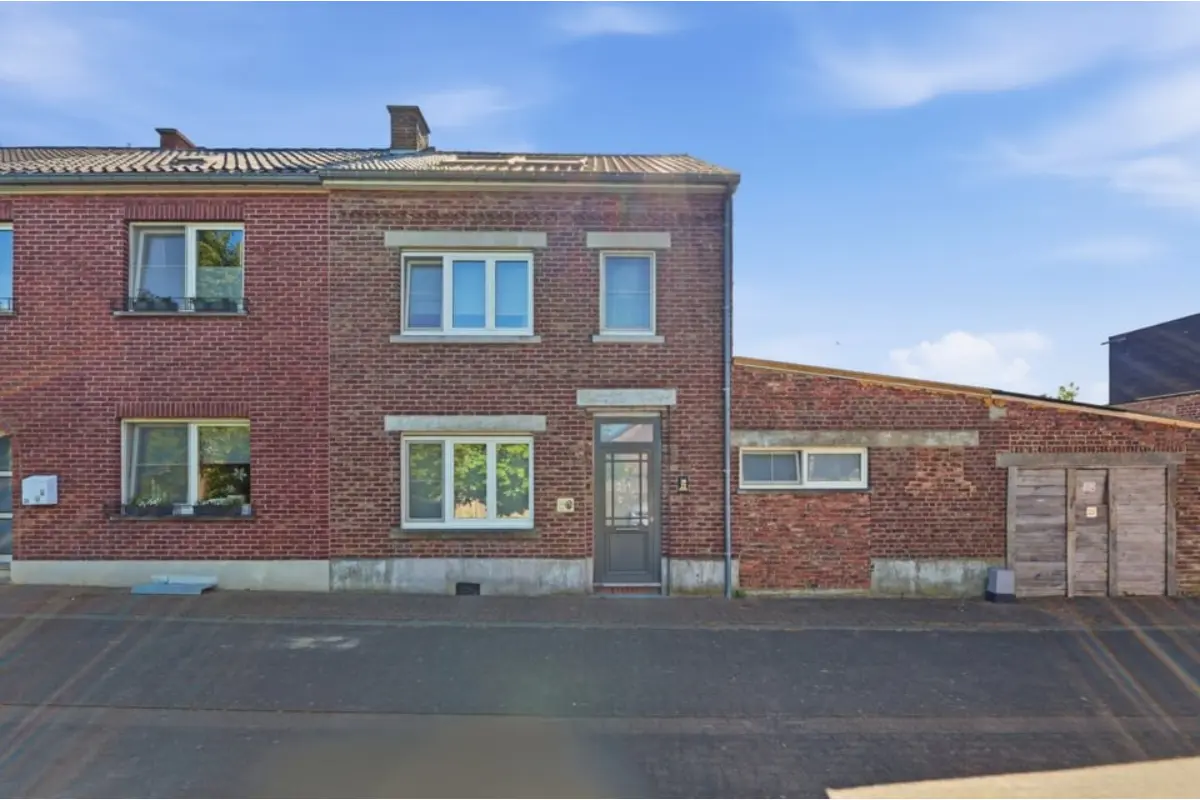 Huis te  koop in Tongeren 3700 240000.00€ 3 slaapkamers 168.00m² - Zoekertje 753887