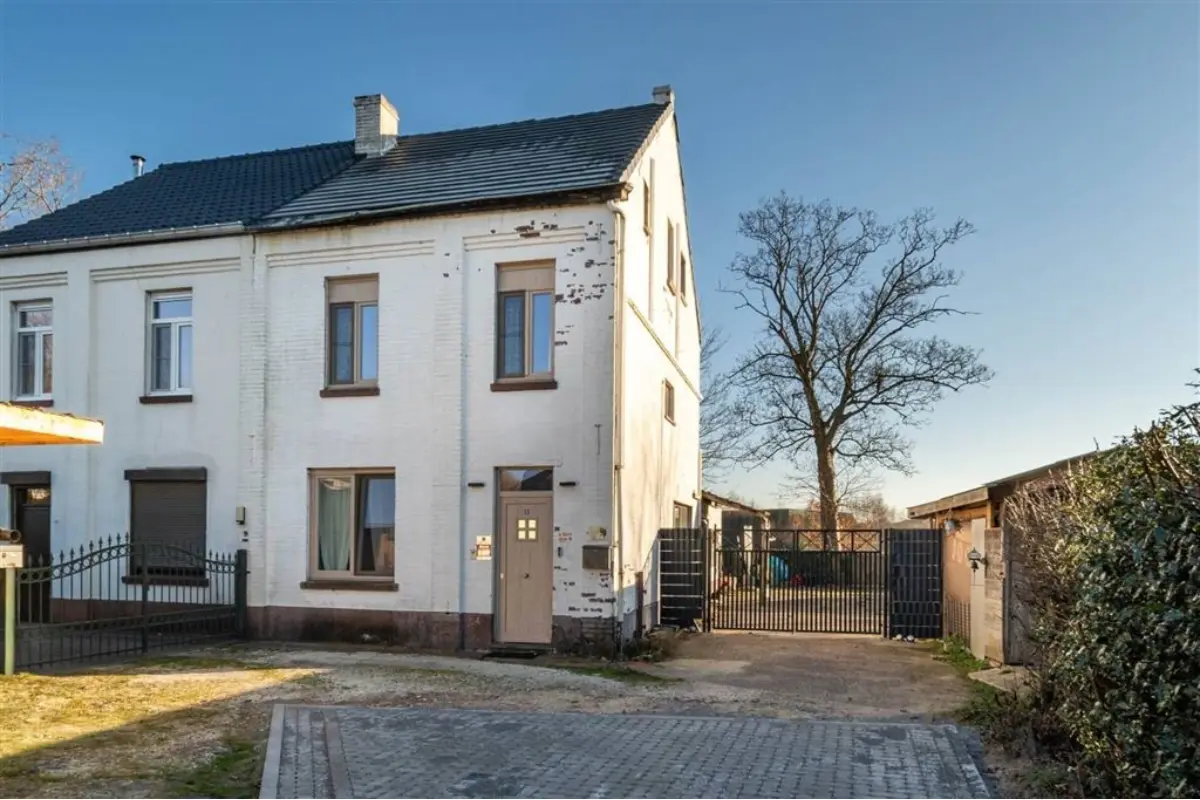 Huis te  koop in Wijchmaal 3990 280000.00€ 4 slaapkamers 155.00m² - Zoekertje 754450