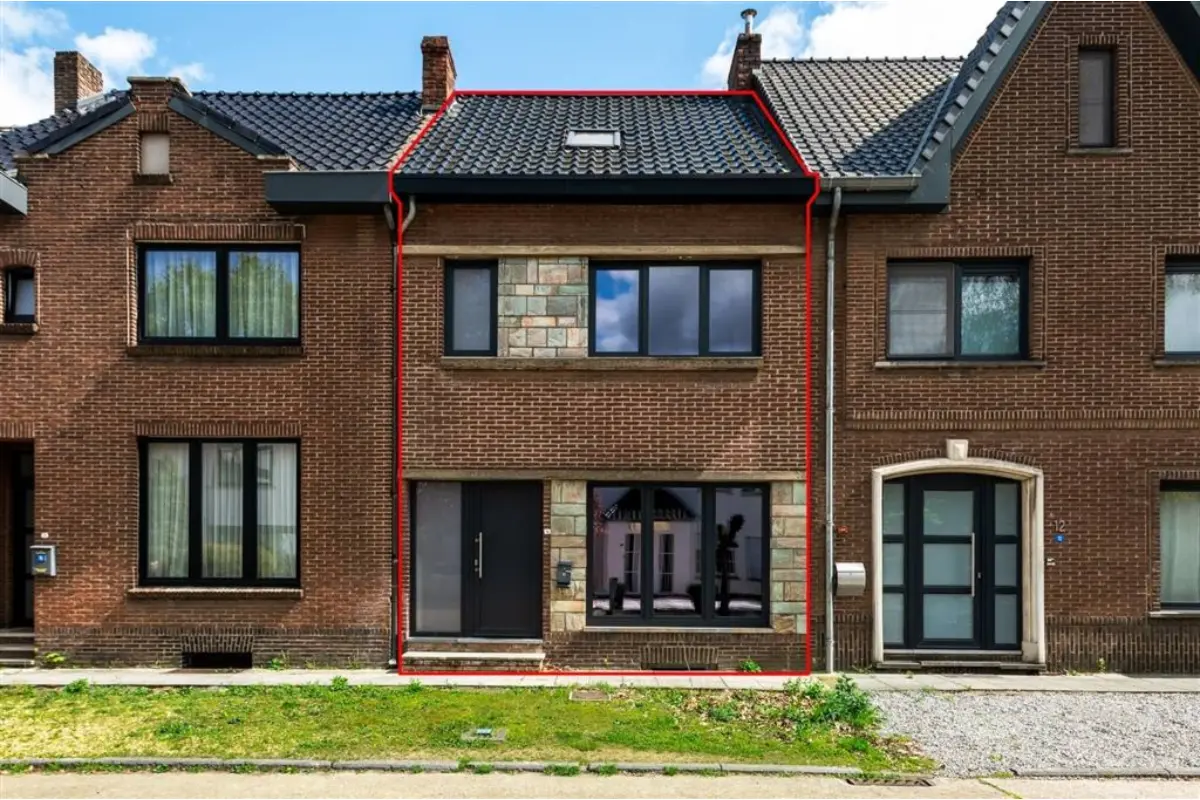 Huis te  koop in Maasmechelen 3630 314000.00€ 3 slaapkamers 179.00m² - Zoekertje 754972
