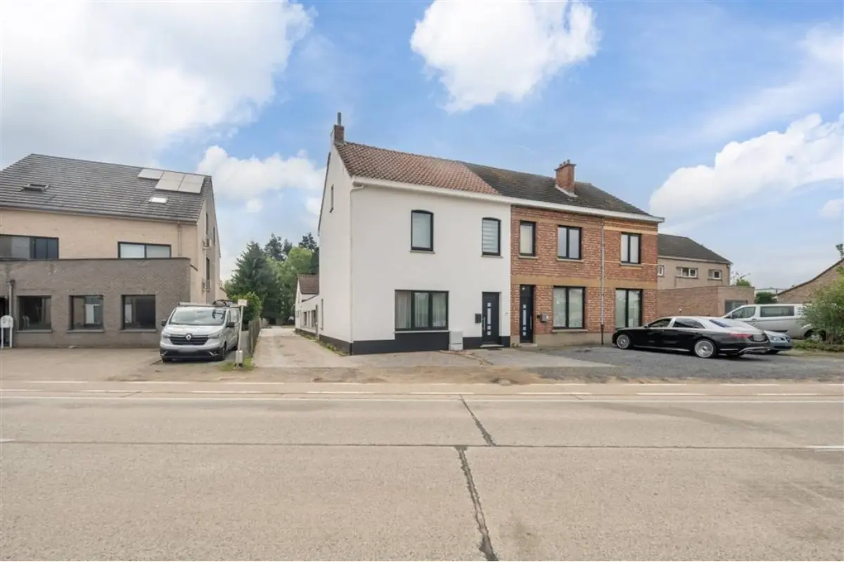 Huis te  koop in Paal 3583 329000.00€ 3 slaapkamers 214.00m² - Zoekertje 755489
