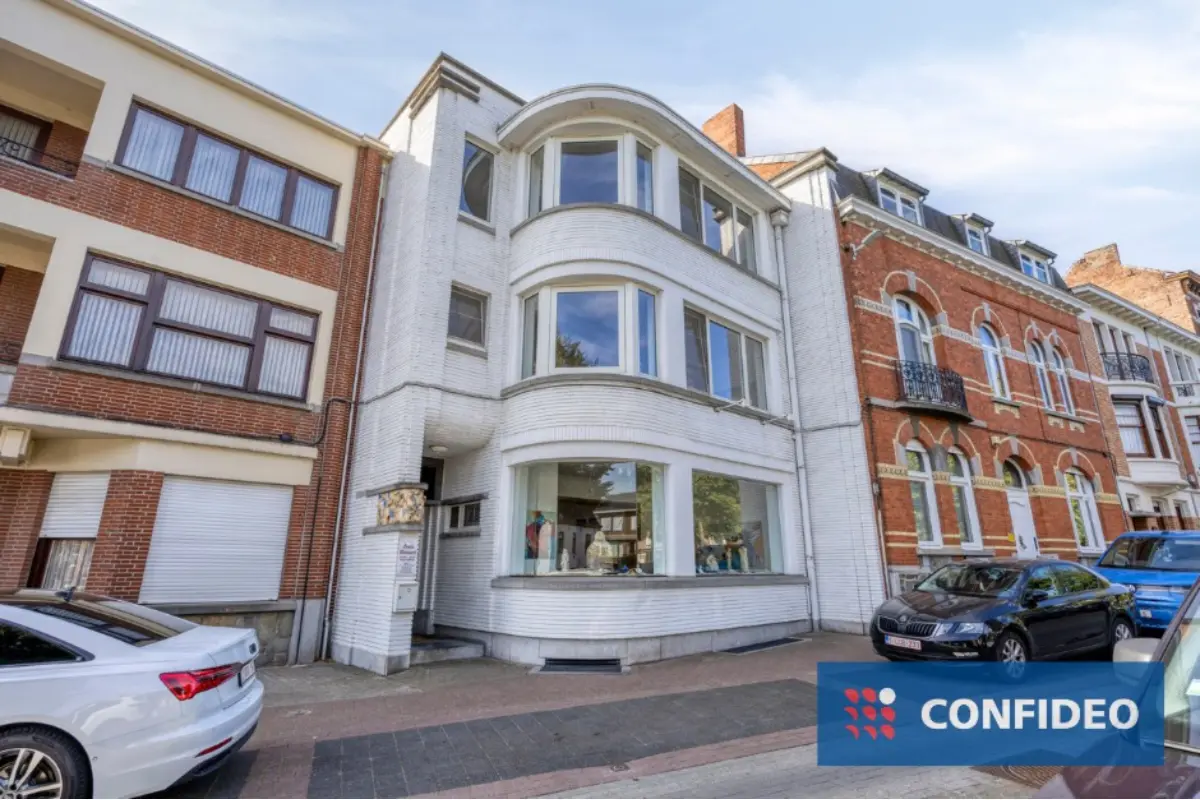 Huis te  koop in Tongeren 3700 550000.00€ 7 slaapkamers 391.00m² - Zoekertje 755894
