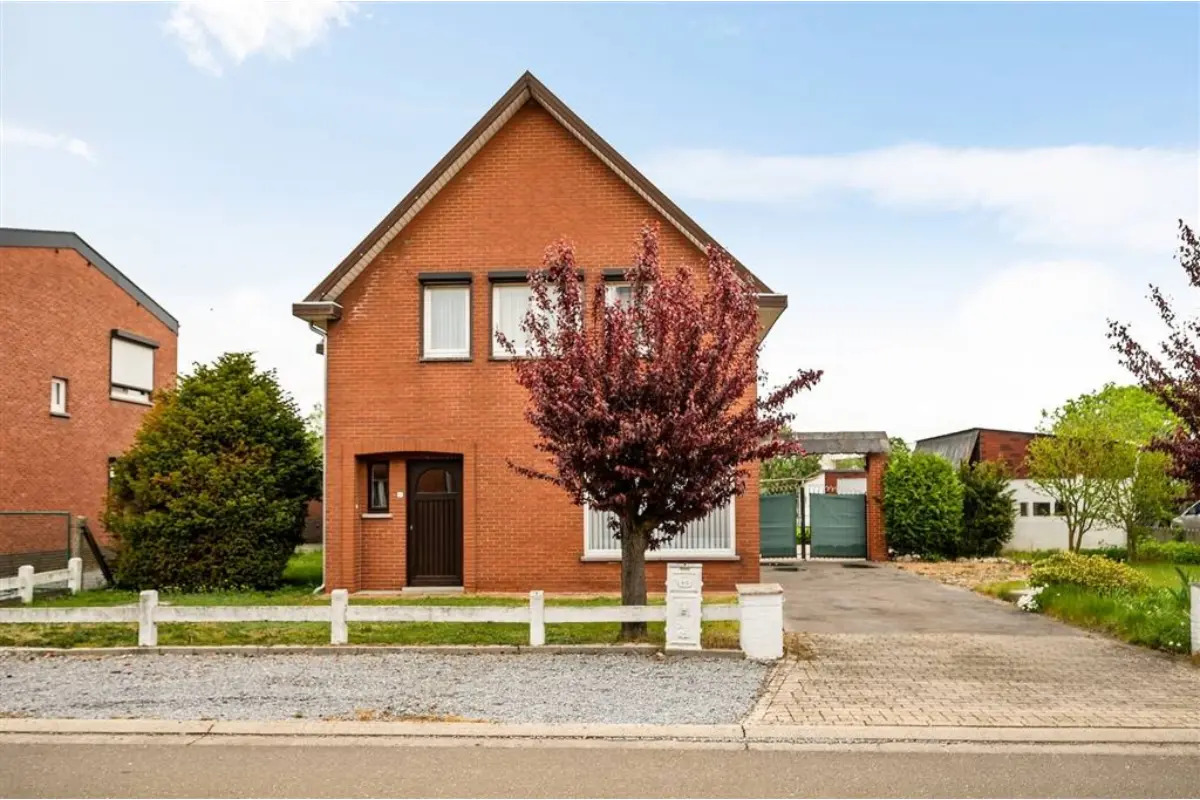 Huis te  koop in Herk-de-Stad 3540 269000.00€ 4 slaapkamers 154.00m² - Zoekertje 756739