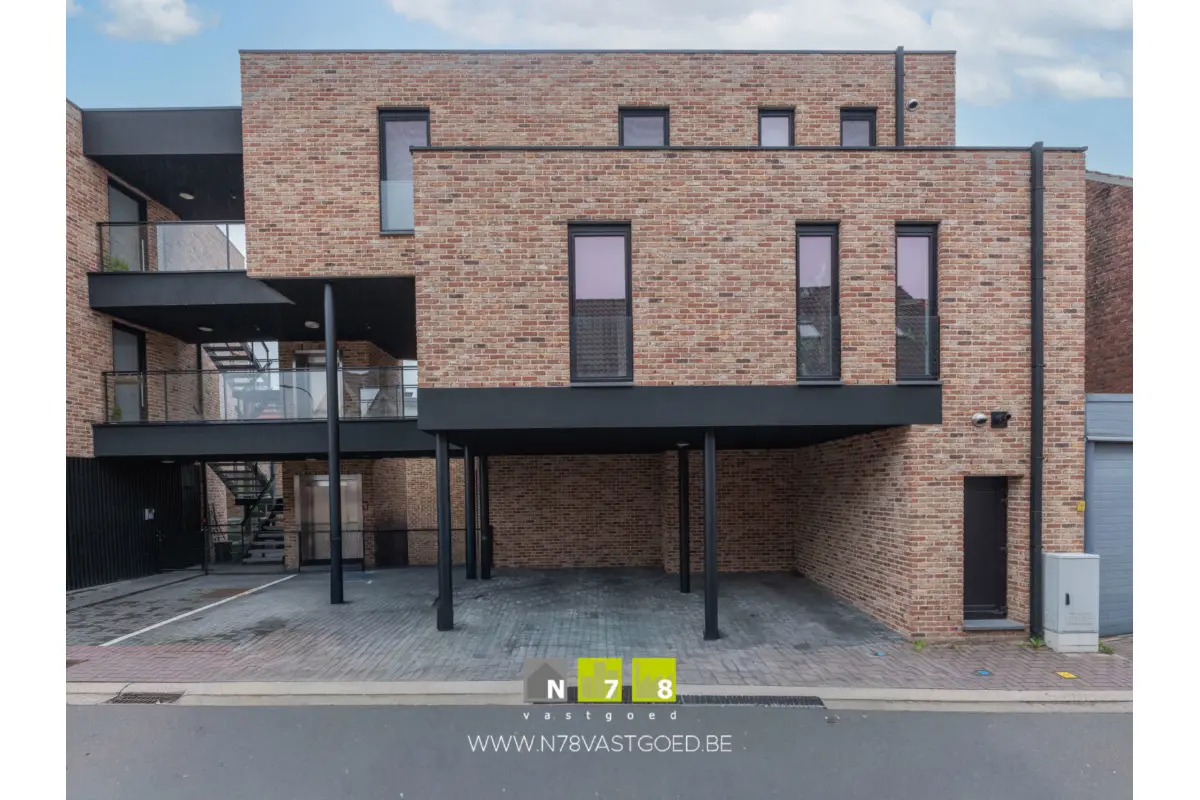 Appartement te  huur in Bree 3960 990.00€ 3 slaapkamers m² - Zoekertje 757560