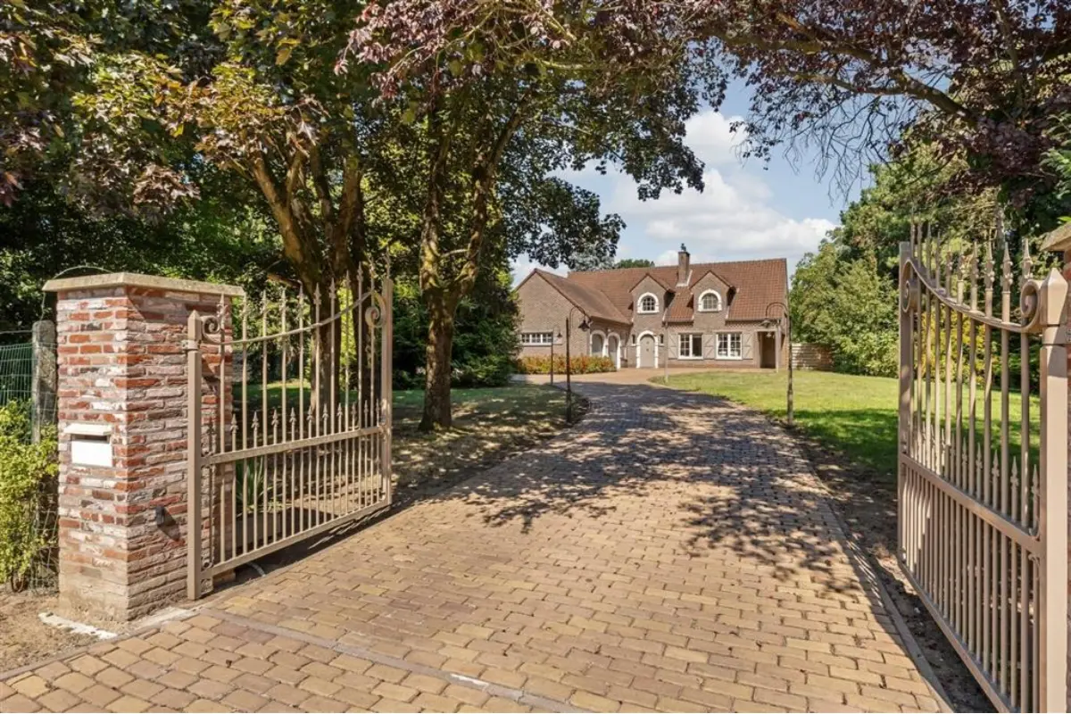 Huis te  koop in Beringen 3580 845000.00€ 3 slaapkamers 302.00m² - Zoekertje 758630