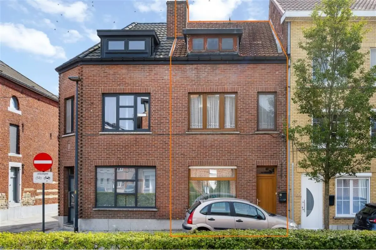 Huis te  koop in Berg 3700 144000.00€ 3 slaapkamers 100.00m² - Zoekertje 758610
