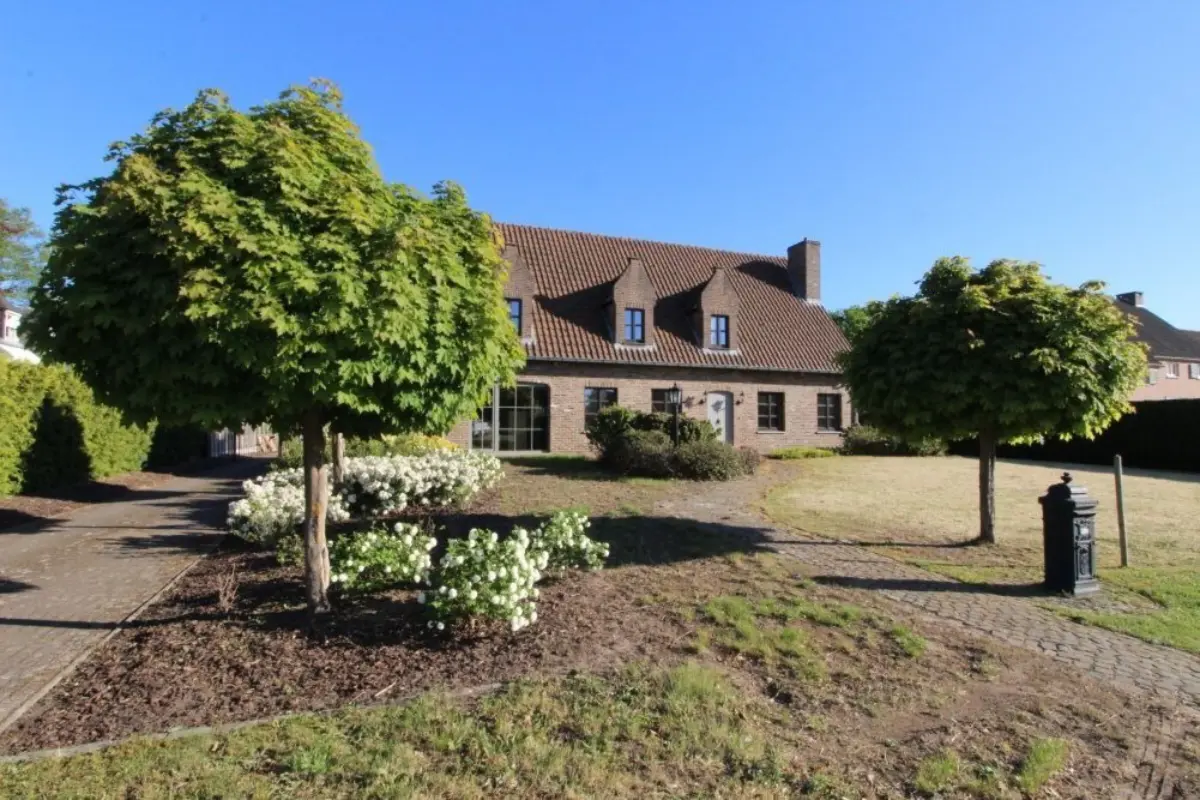 Villa te  koop in Zonhoven 3520 595000.00€ 3 slaapkamers 240.00m² - Zoekertje 761915