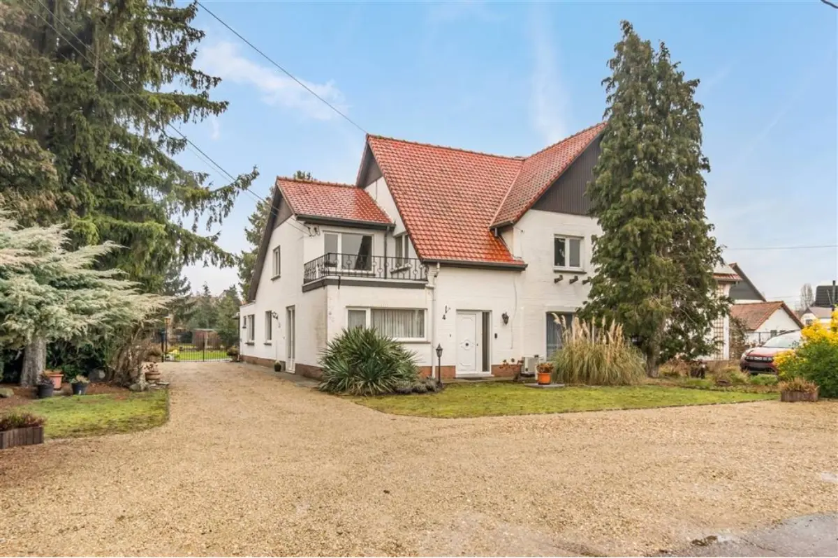 Huis te  koop in Genk 3600 320000.00€ 4 slaapkamers 275.00m² - Zoekertje 765239