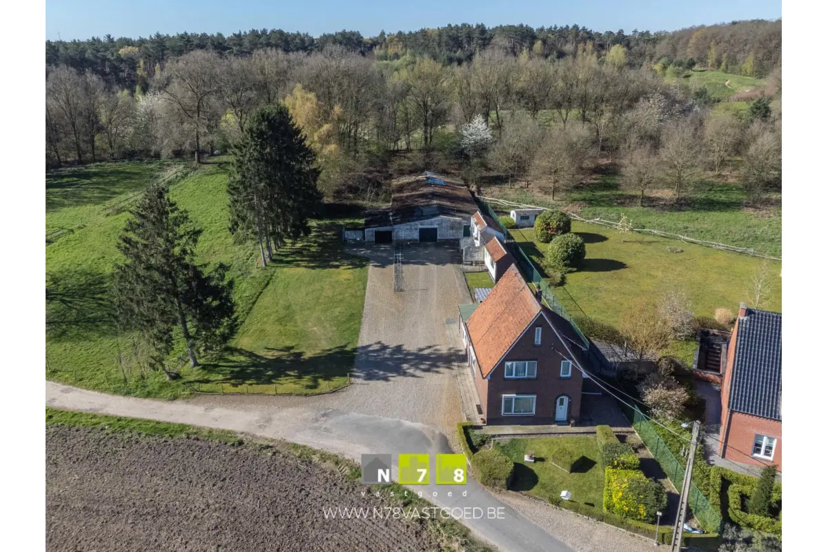 Huis te  koop in Maaseik 3680 389000.00€ 5 slaapkamers 150.00m² - Zoekertje 768985